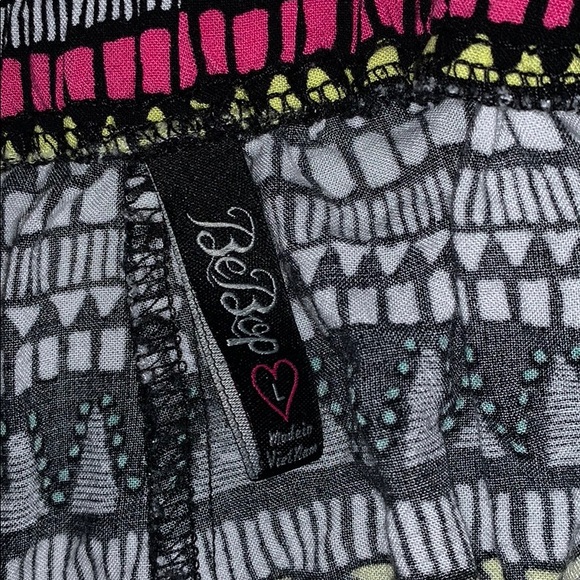 Shorts - Picture 4 of 4